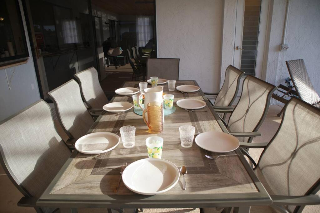Cozy Retreat, Heated Pool, Water Canal, Bikes,3 Bedroom ケープコーラル エクステリア 写真