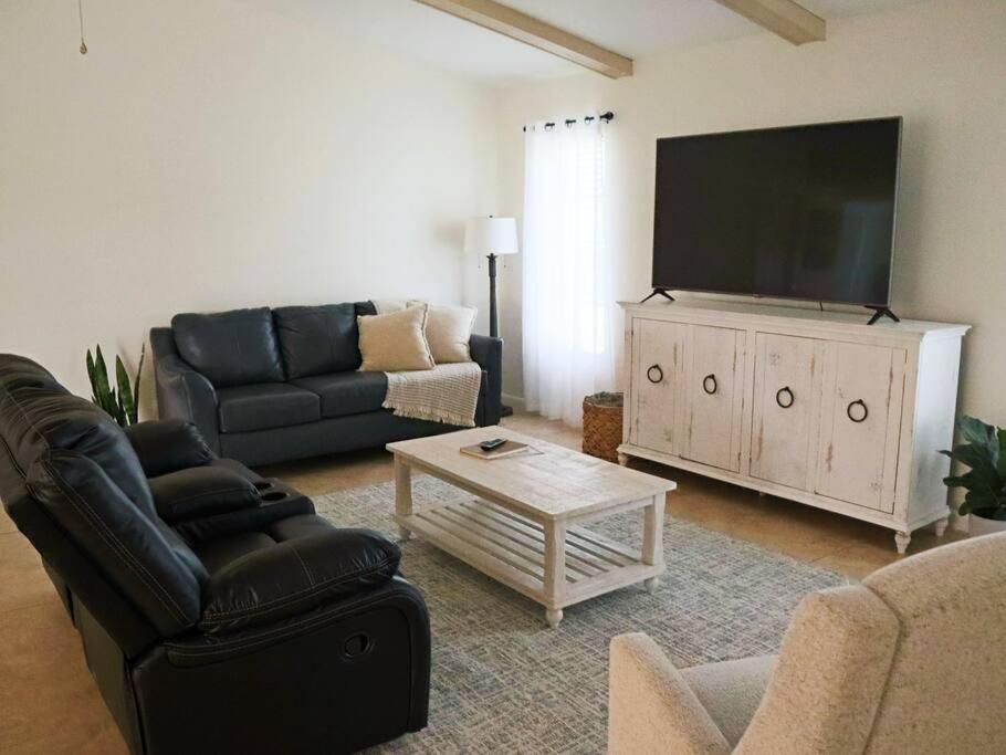 Cozy Retreat, Heated Pool, Water Canal, Bikes,3 Bedroom ケープコーラル エクステリア 写真
