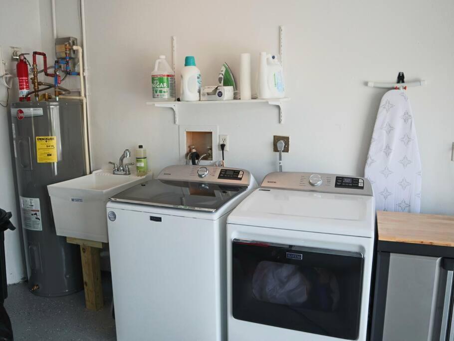 Cozy Retreat, Heated Pool, Water Canal, Bikes,3 Bedroom ケープコーラル エクステリア 写真
