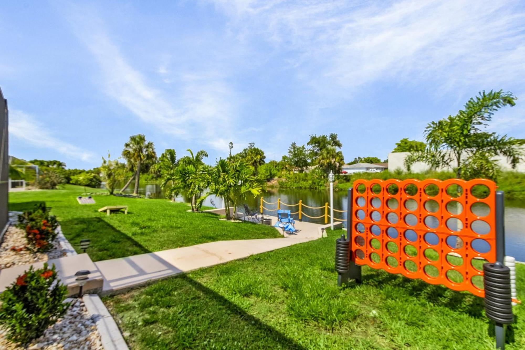 Cozy Retreat, Heated Pool, Water Canal, Bikes,3 Bedroom ケープコーラル エクステリア 写真